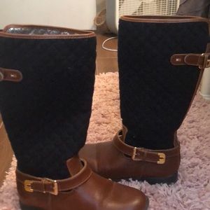 Tommy Hilfiger boots in great condition.
